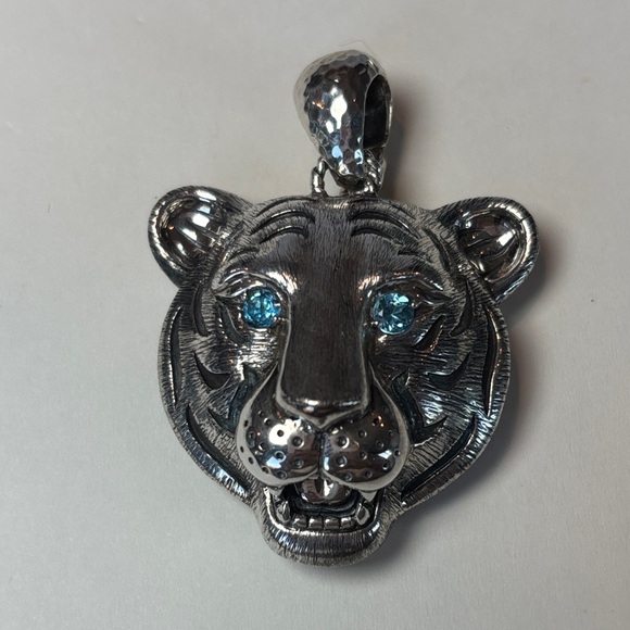 NEW IN BOX Jai John Hardy Sterling Tiger With Blue Eyes - Picture 1 of 7